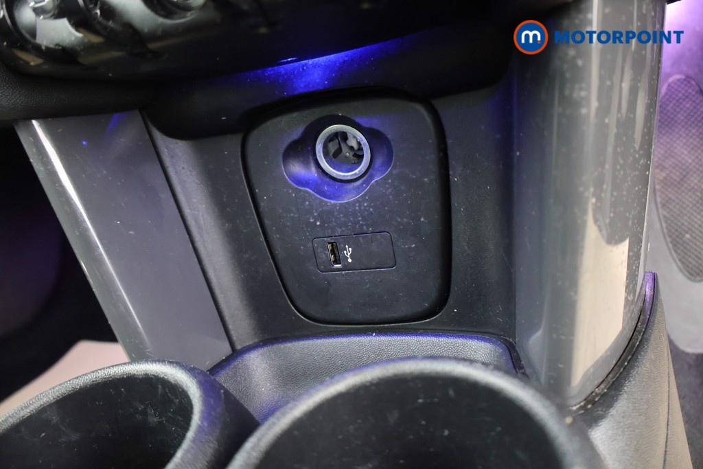 Mini Hatchback Cooper Classic Manual Petrol Hatchback - Stock Number (1613622) - 14th supplementary image