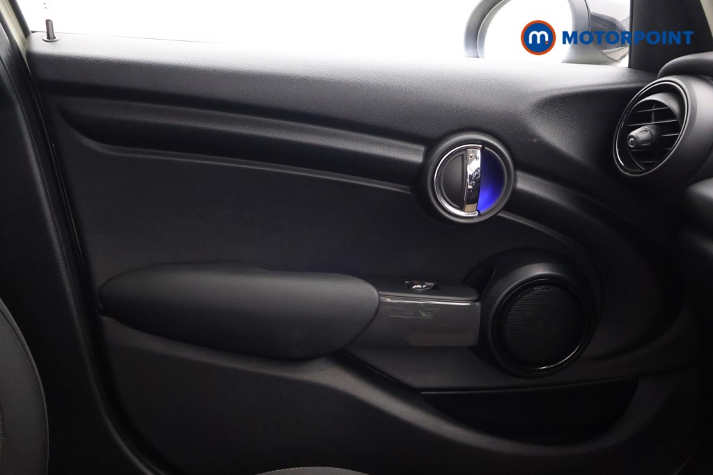 Mini Hatchback Cooper Classic Manual Petrol Hatchback - Stock Number (1613622) - 18th supplementary image