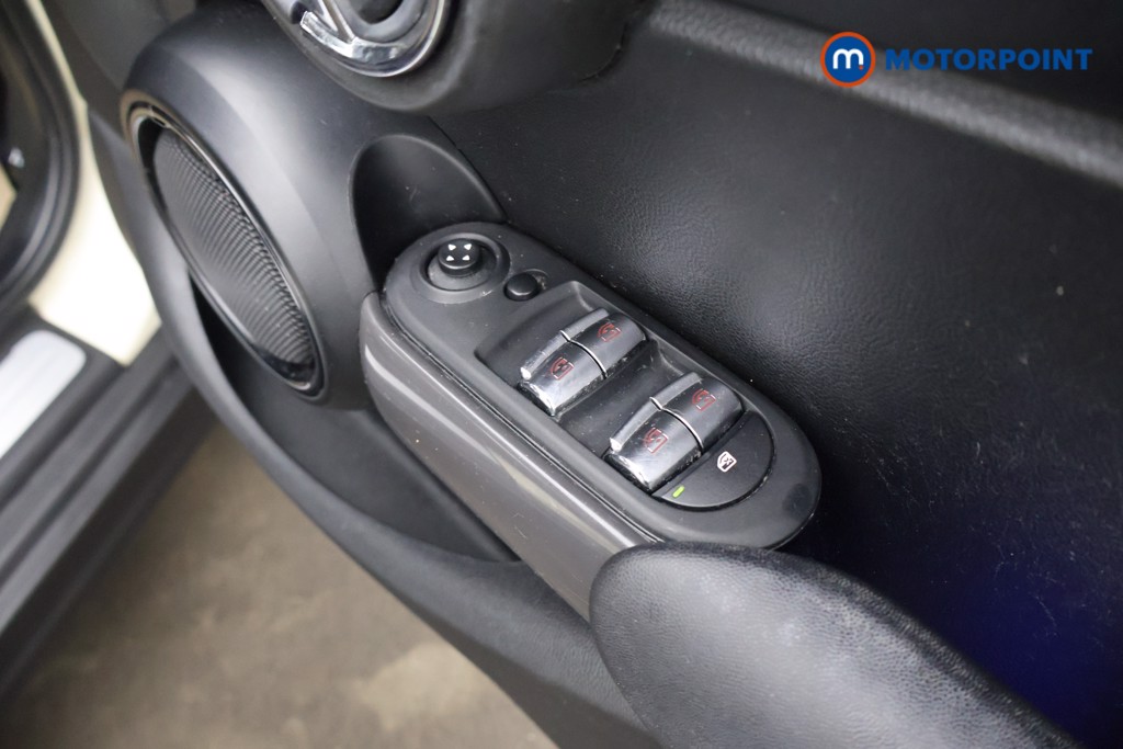 Mini Hatchback Cooper Classic Manual Petrol Hatchback - Stock Number (1613622) - 20th supplementary image