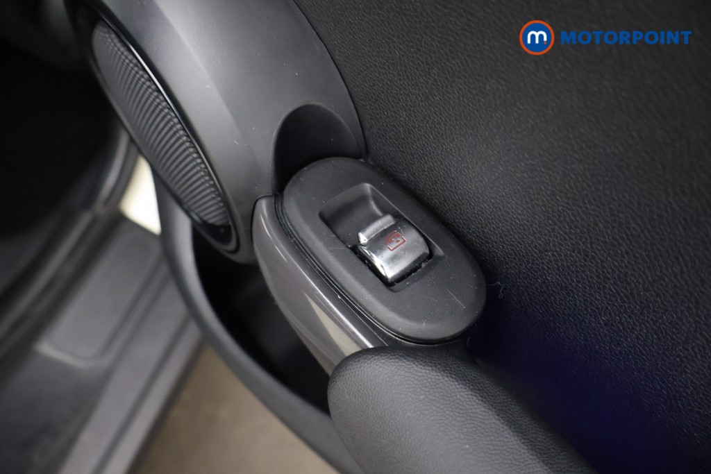 Mini Hatchback Cooper Classic Manual Petrol Hatchback - Stock Number (1613622) - 27th supplementary image