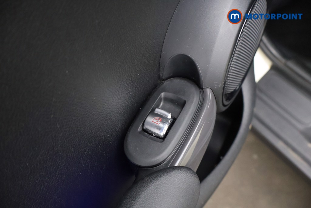 Mini Hatchback Cooper Classic Manual Petrol Hatchback - Stock Number (1613622) - 31st supplementary image