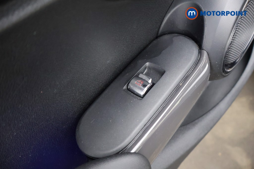 Mini Hatchback Cooper Classic Manual Petrol Hatchback - Stock Number (1613622) - 34th supplementary image