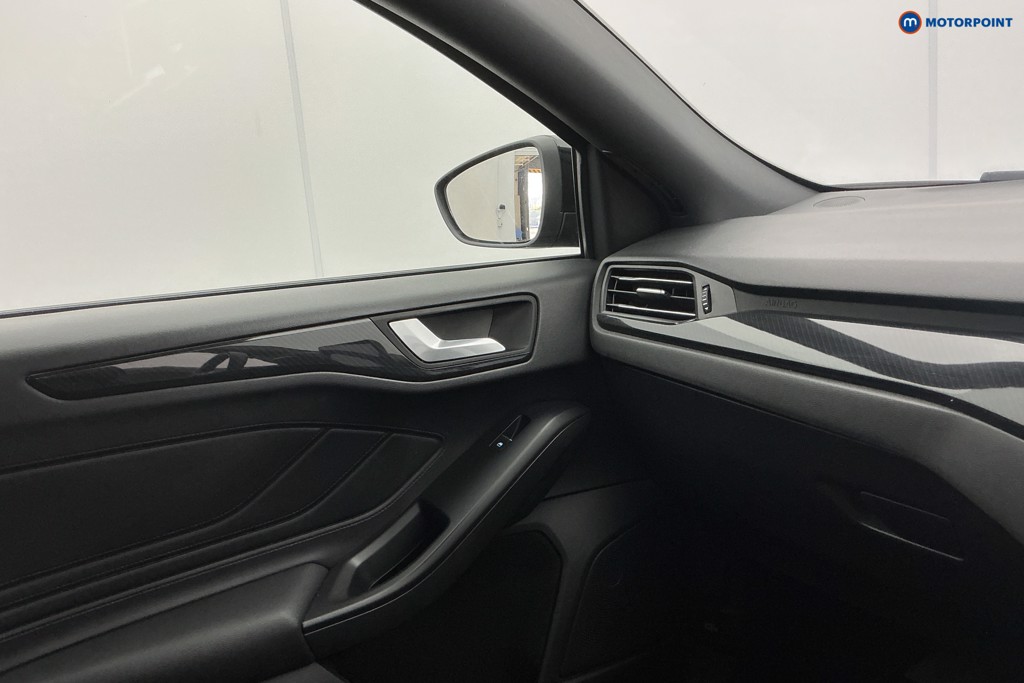 Ford Focus St-Line X Edition Automatic Petrol Estate - Stock Number (1613861) - 20th supplementary image