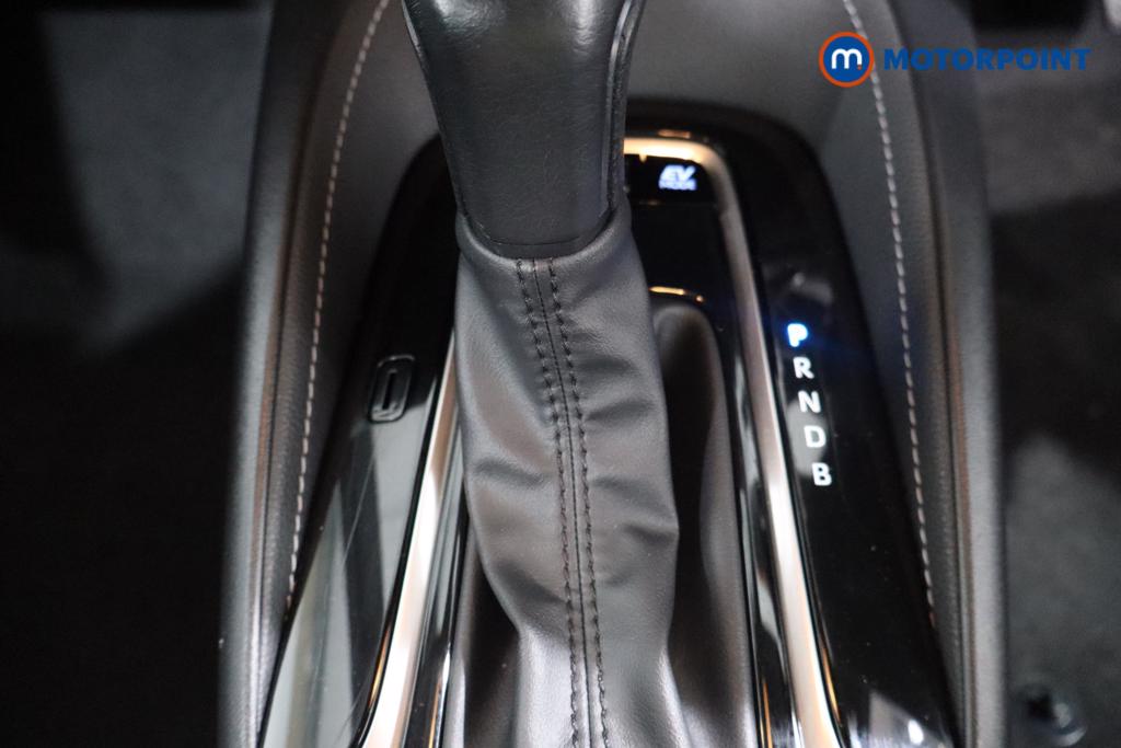 Toyota Corolla Design Automatic Petrol-Electric Hybrid Hatchback - Stock Number (1615736) - 4th supplementary image