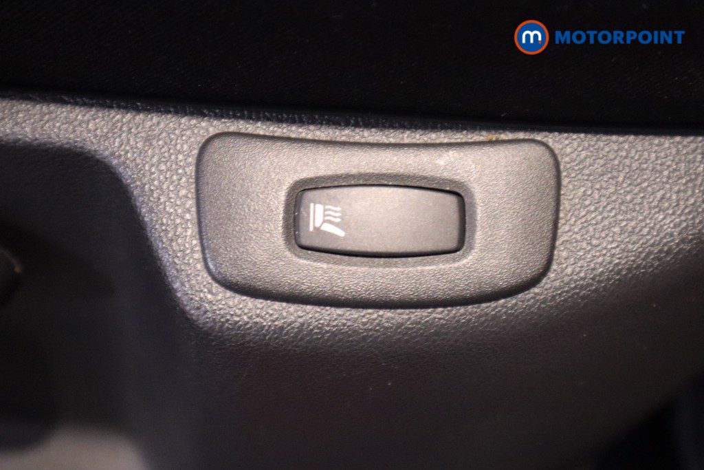 Renault Captur Gt Line Manual Petrol SUV - Stock Number (1615753) - 16th supplementary image