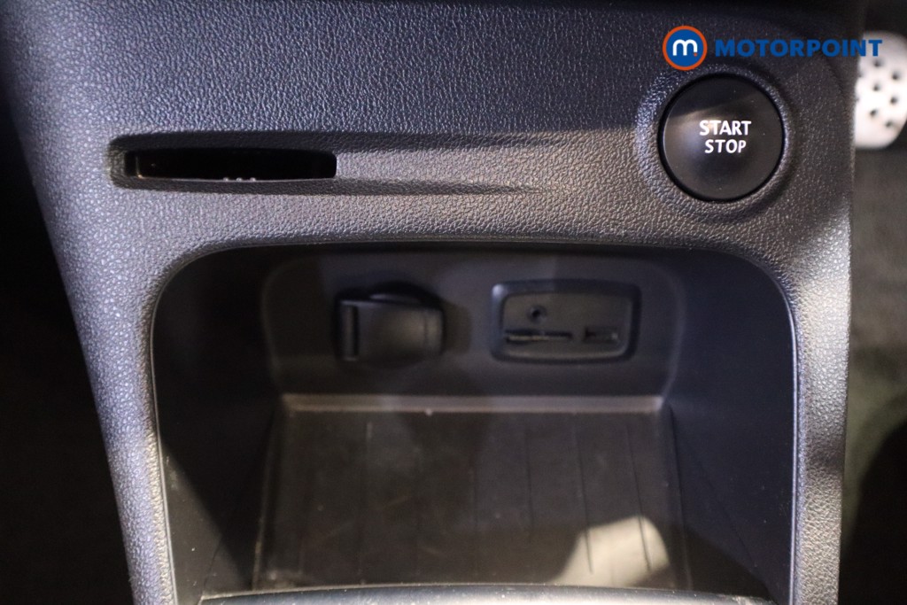 Renault Captur Gt Line Manual Petrol SUV - Stock Number (1615753) - 23rd supplementary image