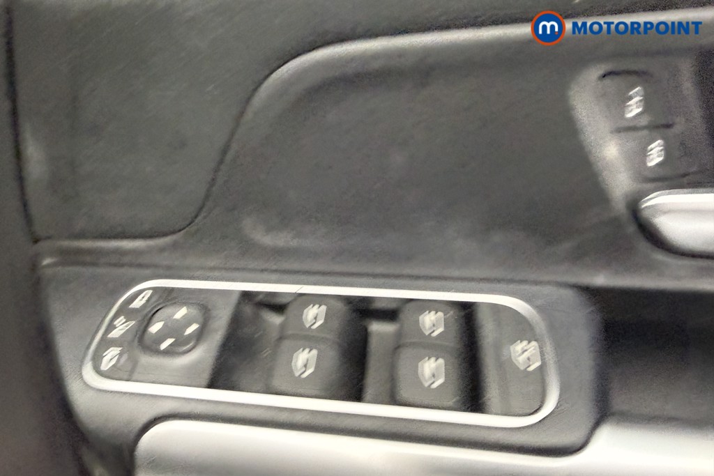 Mercedes-Benz GLA Amg Line Automatic Petrol SUV - Stock Number (1615898) - 11th supplementary image