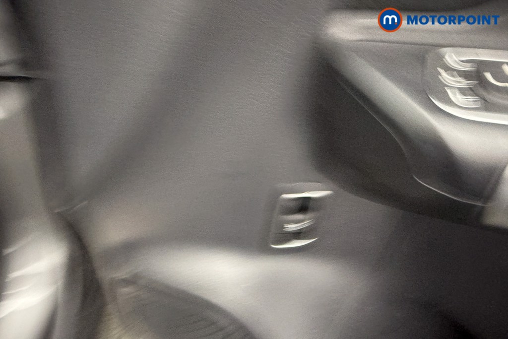 Mercedes-Benz GLA Amg Line Automatic Petrol SUV - Stock Number (1615898) - 12th supplementary image