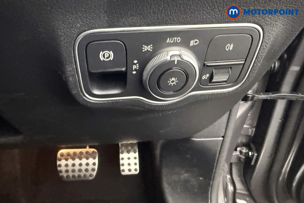 Mercedes-Benz GLA Amg Line Automatic Petrol SUV - Stock Number (1615898) - 14th supplementary image