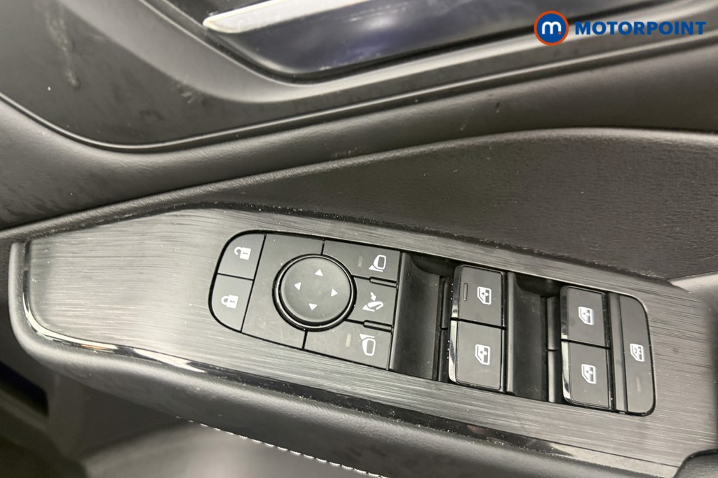 Nissan Qashqai N-Connecta Automatic Petrol-Electric Hybrid SUV - Stock Number (1616739) - 11th supplementary image