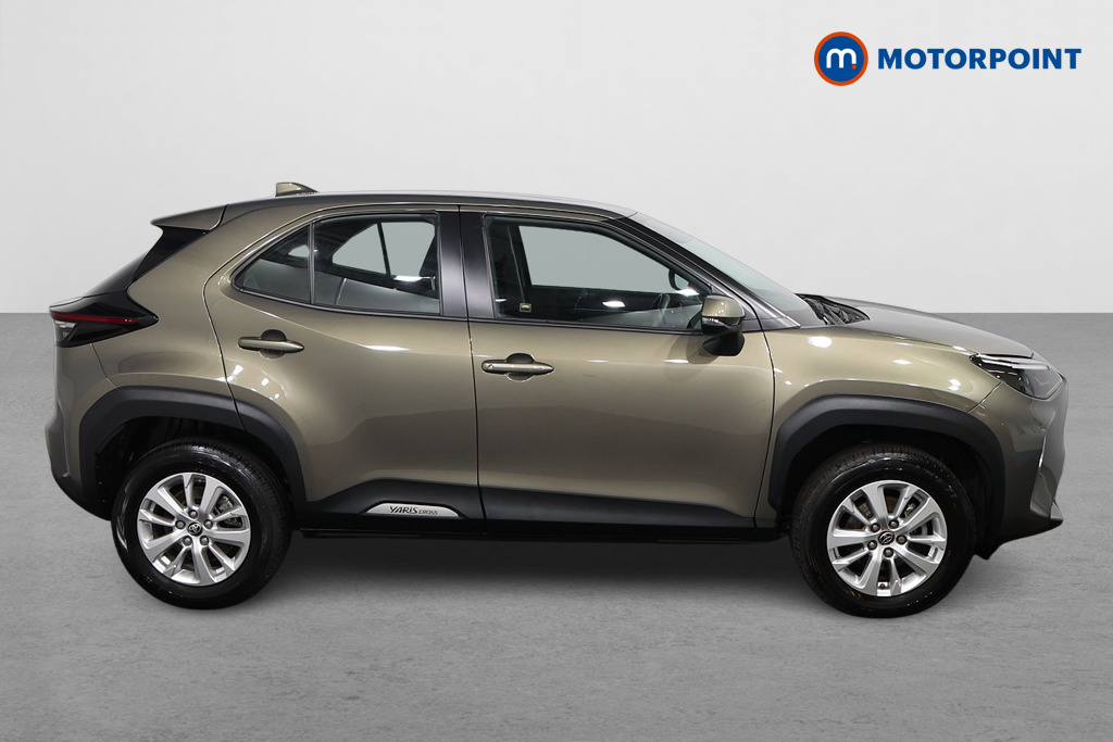 Toyota Yaris Cross Icon Automatic Petrol-Electric Hybrid Estate - Stock Number (1617158) - Drivers side