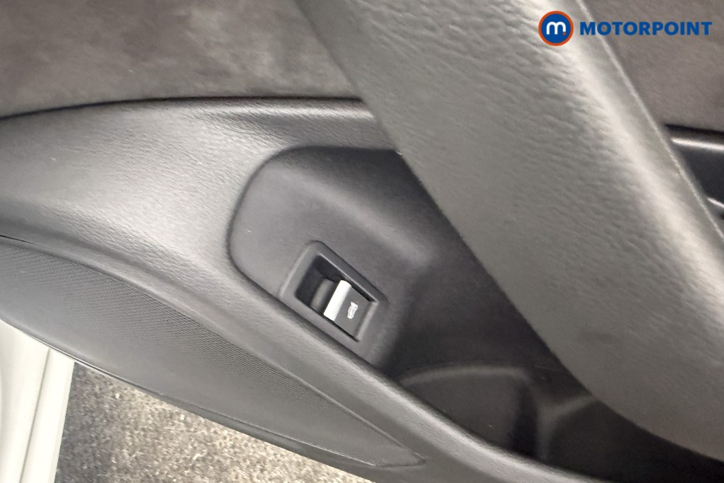 Audi A4 S Line Manual Petrol Estate - Stock Number (1617334) - 12th supplementary image