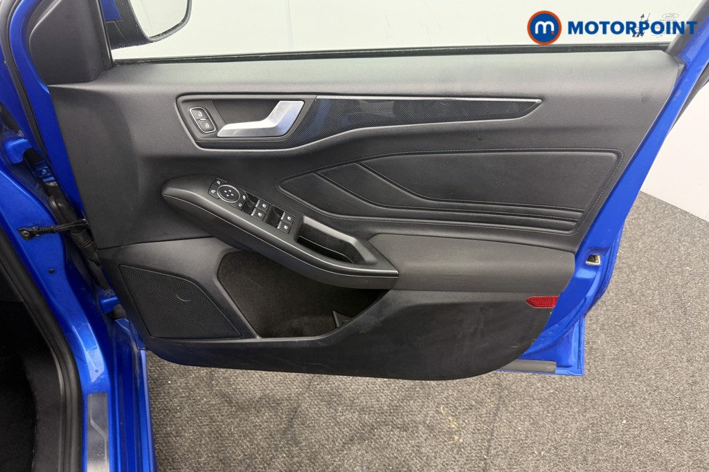 Ford Focus St-Line Edition Manual Petrol Hatchback - Stock Number (1617338) - 9th supplementary image