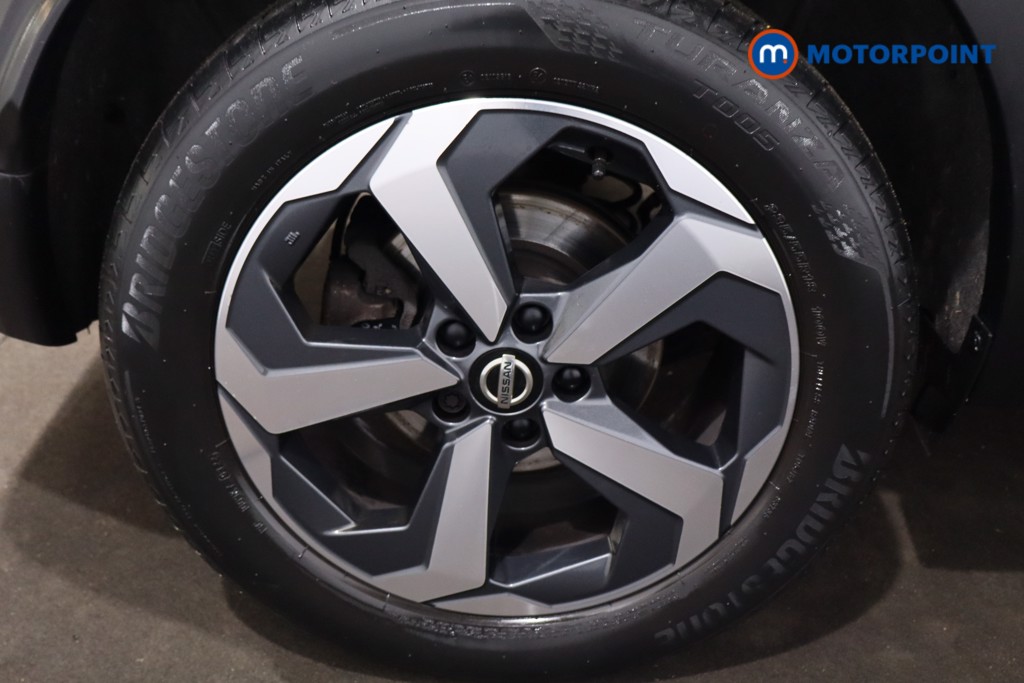 Nissan Qashqai N-Connecta Automatic Petrol SUV - Stock Number (1617535) - 9th supplementary image