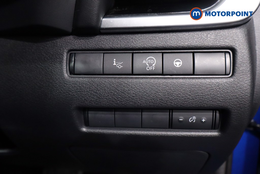 Nissan Qashqai N-Connecta Automatic Petrol SUV - Stock Number (1617535) - 17th supplementary image