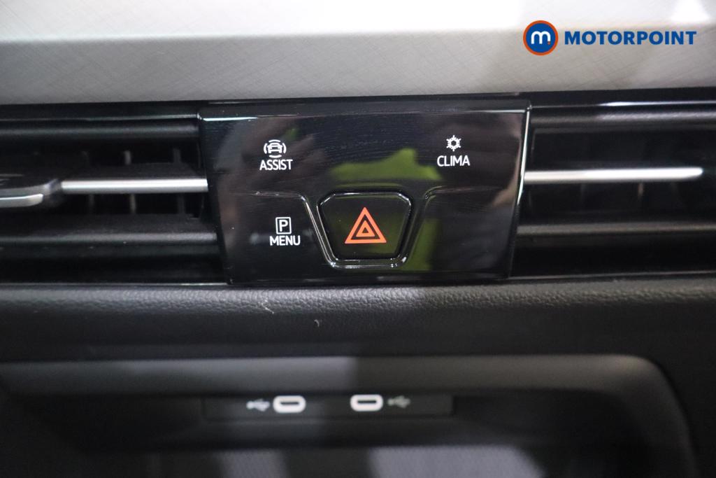 Volkswagen Golf Life Manual Petrol Hatchback - Stock Number (1618739) - 3rd supplementary image