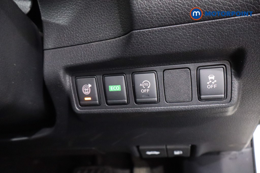 Nissan Pulsar Tekna Automatic Petrol Hatchback - Stock Number (1619550) - 17th supplementary image