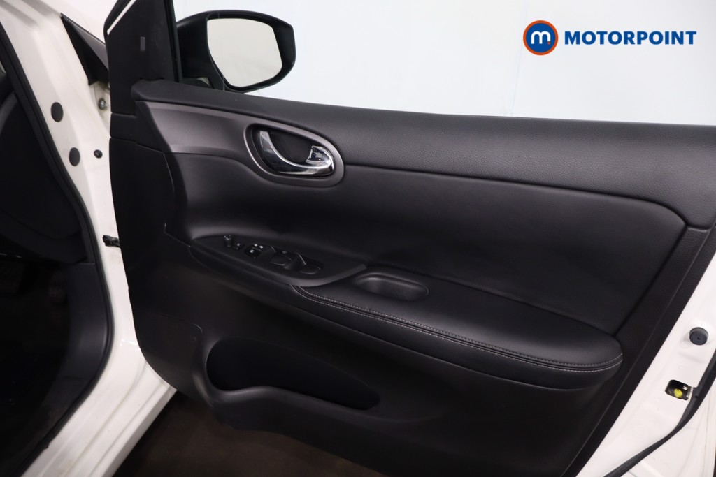 Nissan Pulsar Tekna Automatic Petrol Hatchback - Stock Number (1619550) - 21st supplementary image