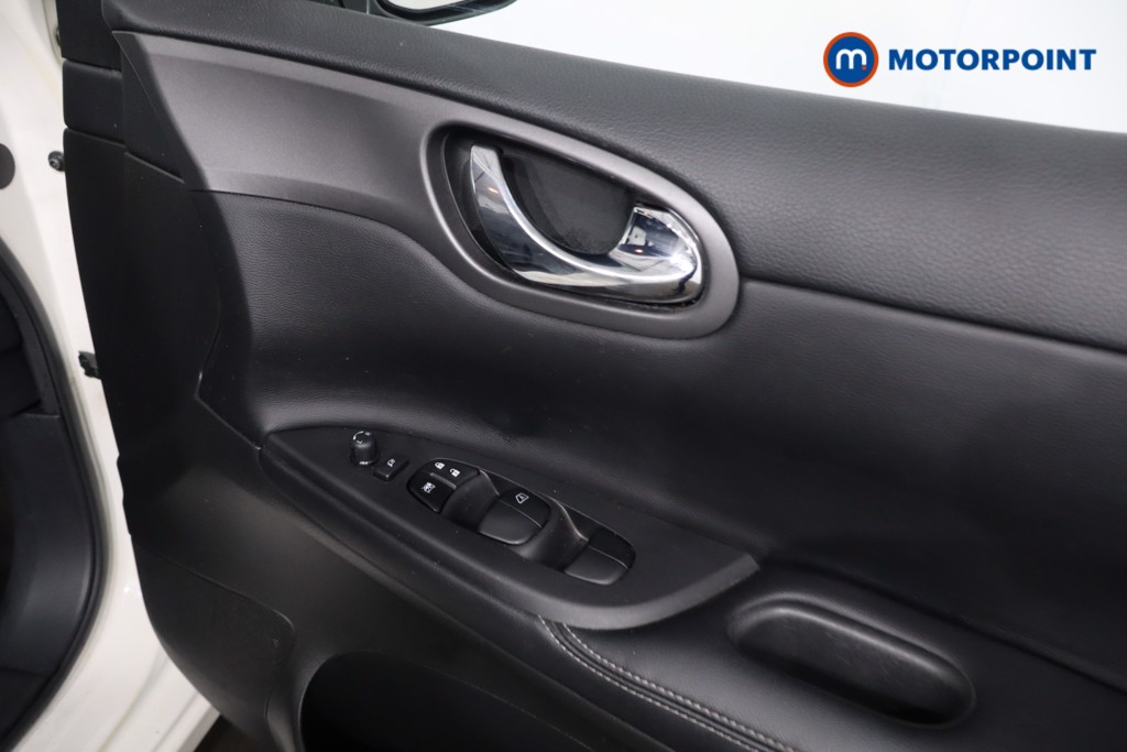 Nissan Pulsar Tekna Automatic Petrol Hatchback - Stock Number (1619550) - 22nd supplementary image