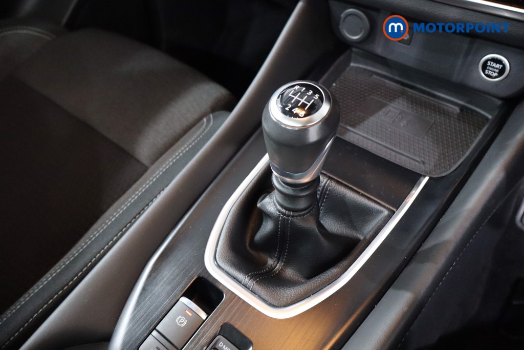 Nissan Qashqai N-Connecta Manual Petrol SUV - Stock Number (1619620) - 19th supplementary image