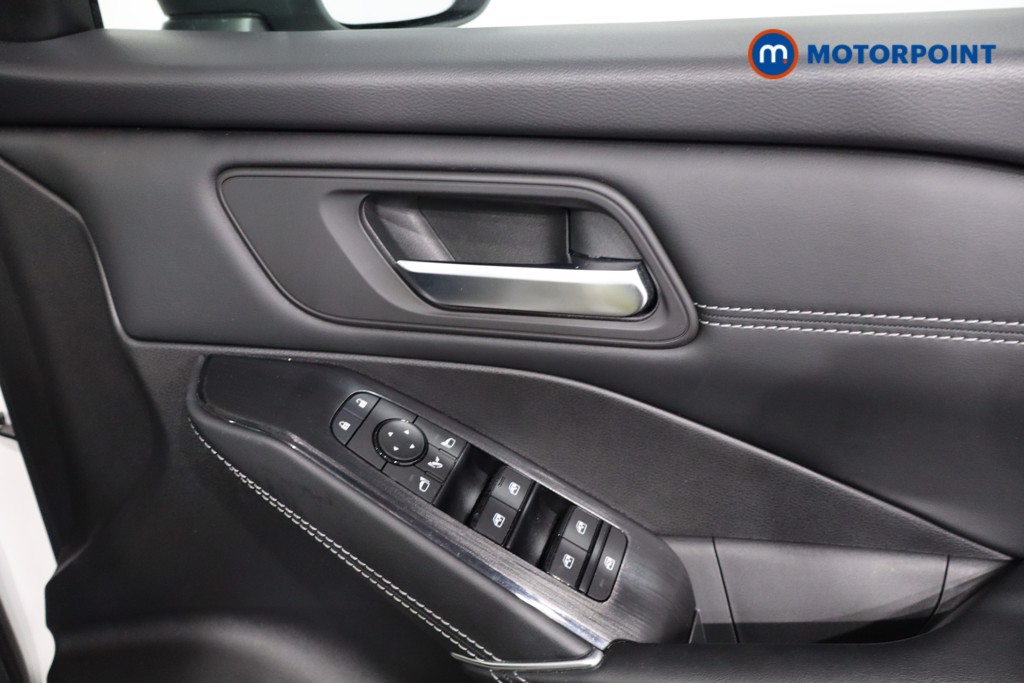 Nissan Qashqai N-Connecta Manual Petrol SUV - Stock Number (1619620) - 25th supplementary image
