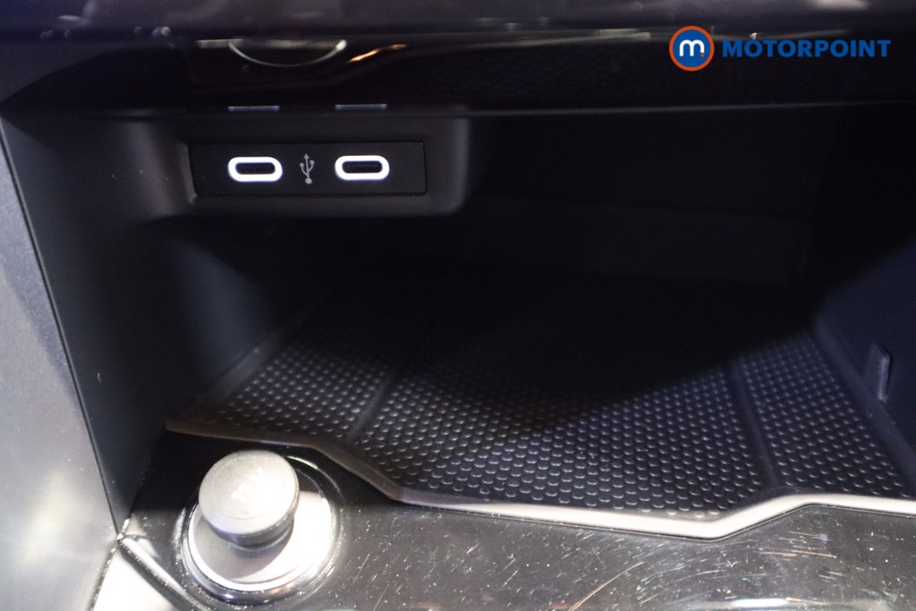 Volkswagen T-Roc Life Manual Petrol SUV - Stock Number (1619966) - 21st supplementary image