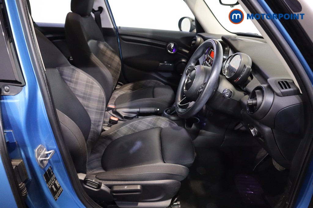 Mini Hatchback Cooper Automatic Petrol Hatchback - Stock Number (1620033) - 6th supplementary image