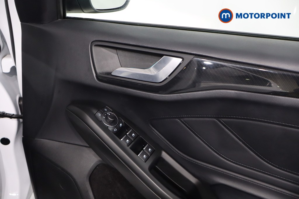 Ford Focus St-Line Vignale Manual Petrol Hatchback - Stock Number (1620092) - 24th supplementary image