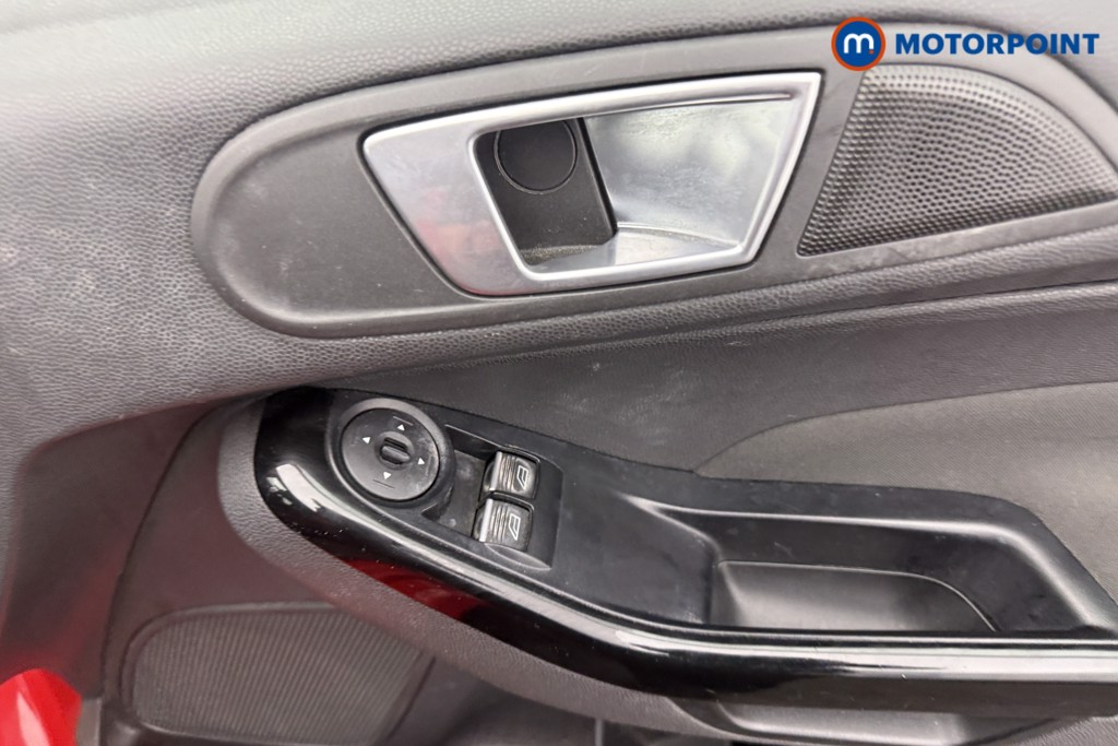 Ford Fiesta Zetec S Red Manual Petrol Hatchback - Stock Number (1620600) - 9th supplementary image