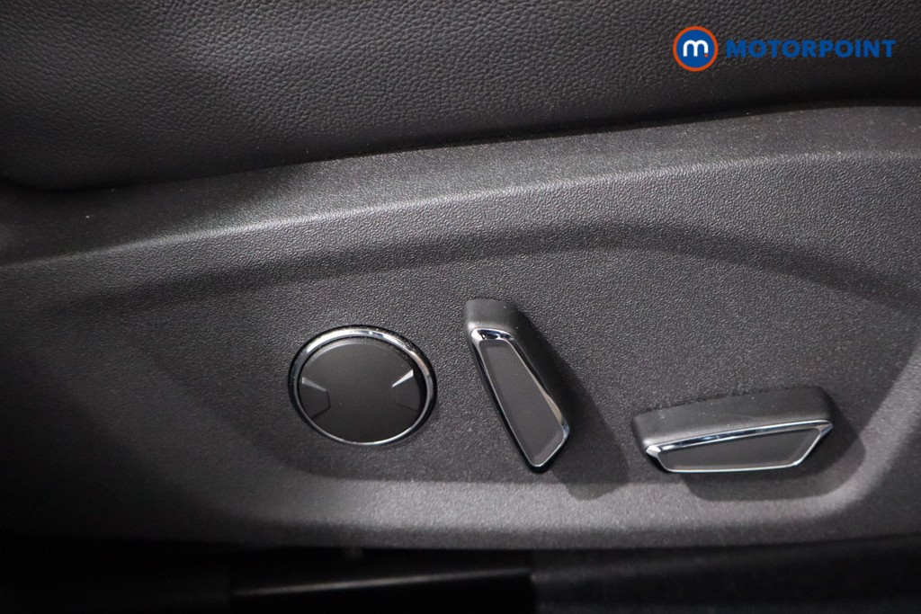 Ford Mondeo Titanium Edition Automatic Petrol-Electric Hybrid Saloon - Stock Number (1620706) - 24th supplementary image