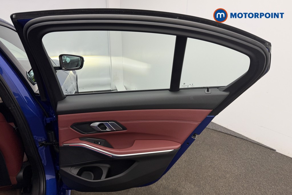 BMW 3 Series M Sport Automatic Petrol Plug-In Hybrid Saloon - Stock Number (1596414) - 14th supplementary image