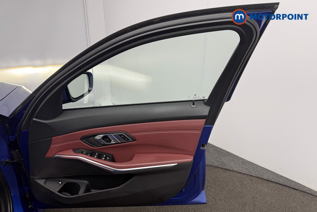 BMW 3 Series M Sport Automatic Petrol Plug-In Hybrid Saloon - Stock Number (1596414) - 17th supplementary image
