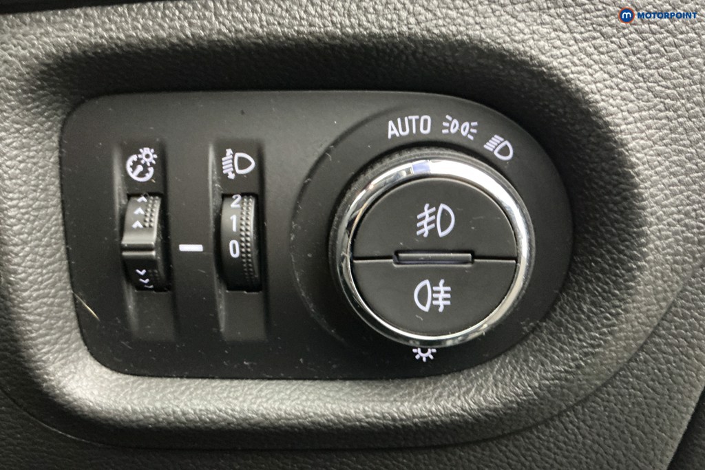 Vauxhall Astra Griffin Edition Manual Petrol Hatchback - Stock Number (1598148) - 21st supplementary image