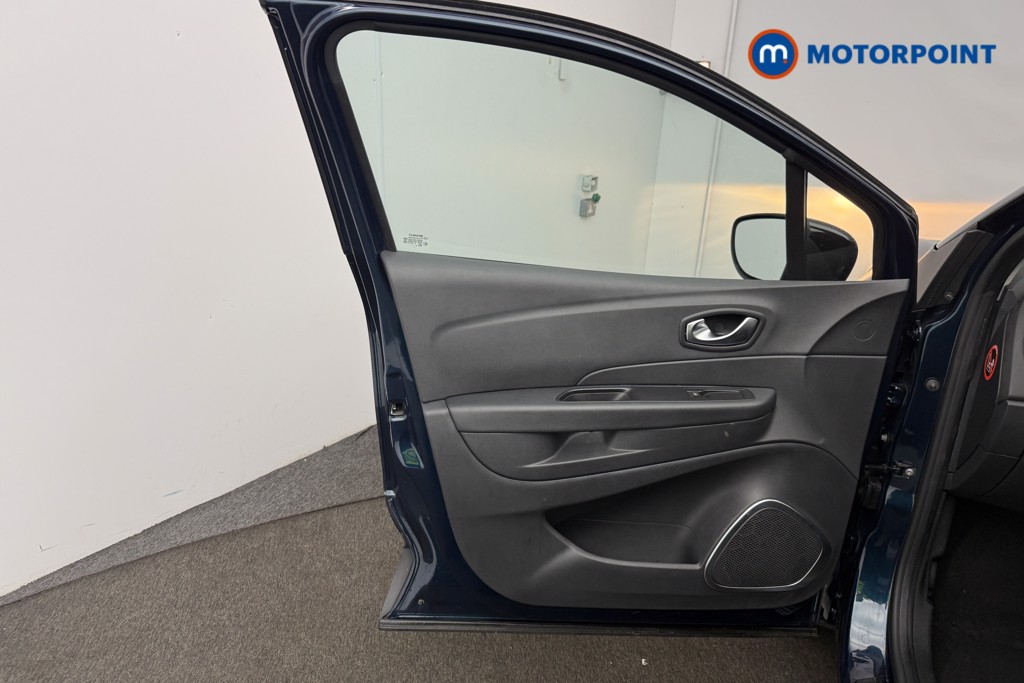 Renault Captur Iconic Automatic Petrol SUV - Stock Number (1603637) - 3rd supplementary image