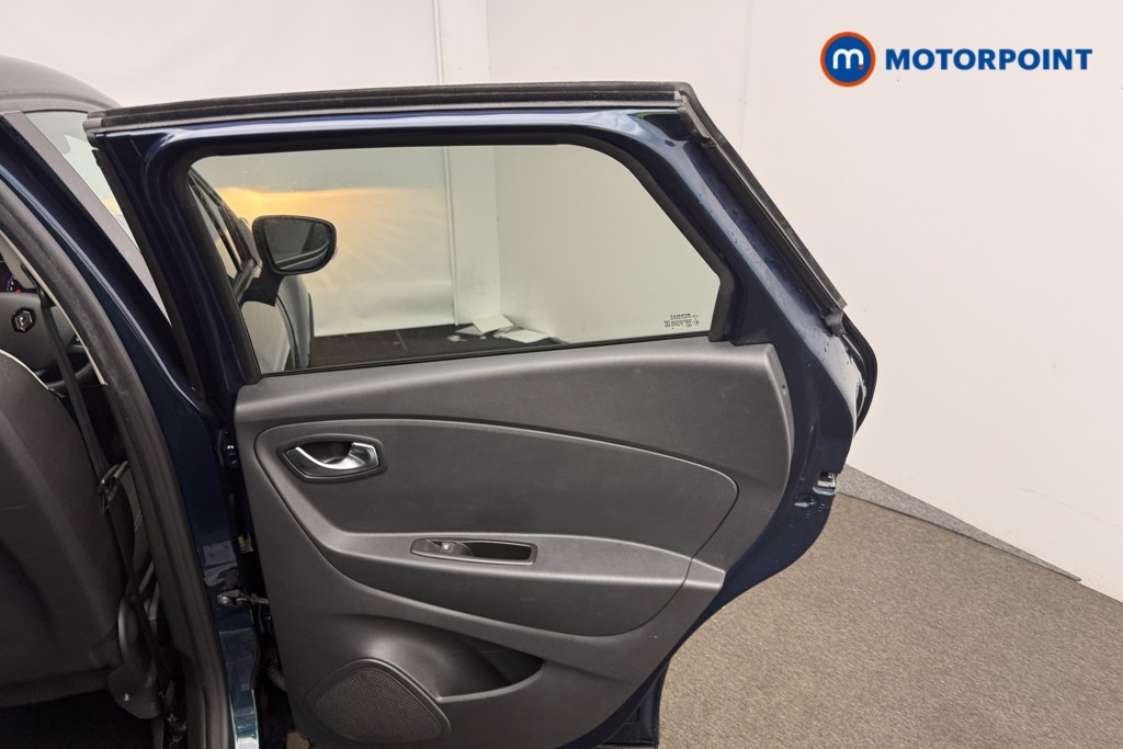 Renault Captur Iconic Automatic Petrol SUV - Stock Number (1603637) - 14th supplementary image