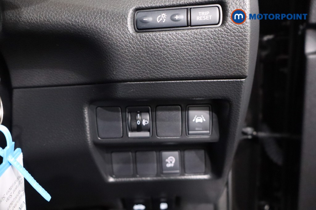 Nissan Qashqai Acenta Premium Manual Petrol SUV - Stock Number (1604721) - 17th supplementary image