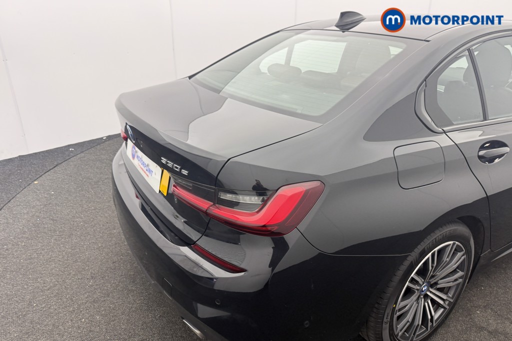 BMW 3 Series M Sport Automatic Petrol Plug-In Hybrid Saloon - Stock Number (1608812) - 6th supplementary image