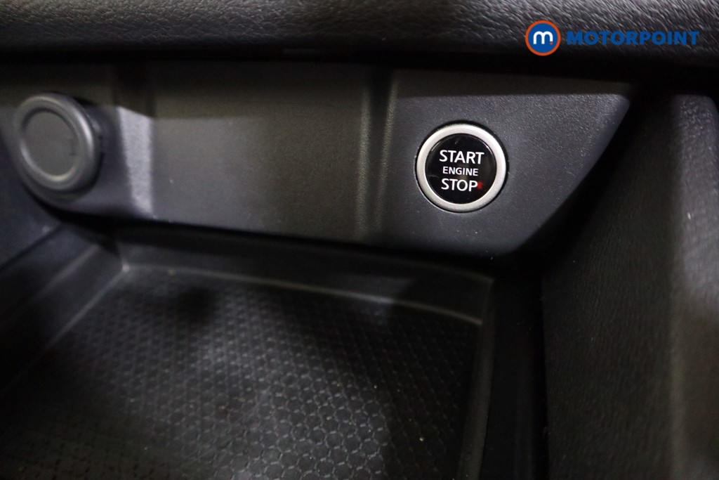 Nissan Qashqai Acenta Premium Automatic Petrol SUV - Stock Number (1610460) - 8th supplementary image