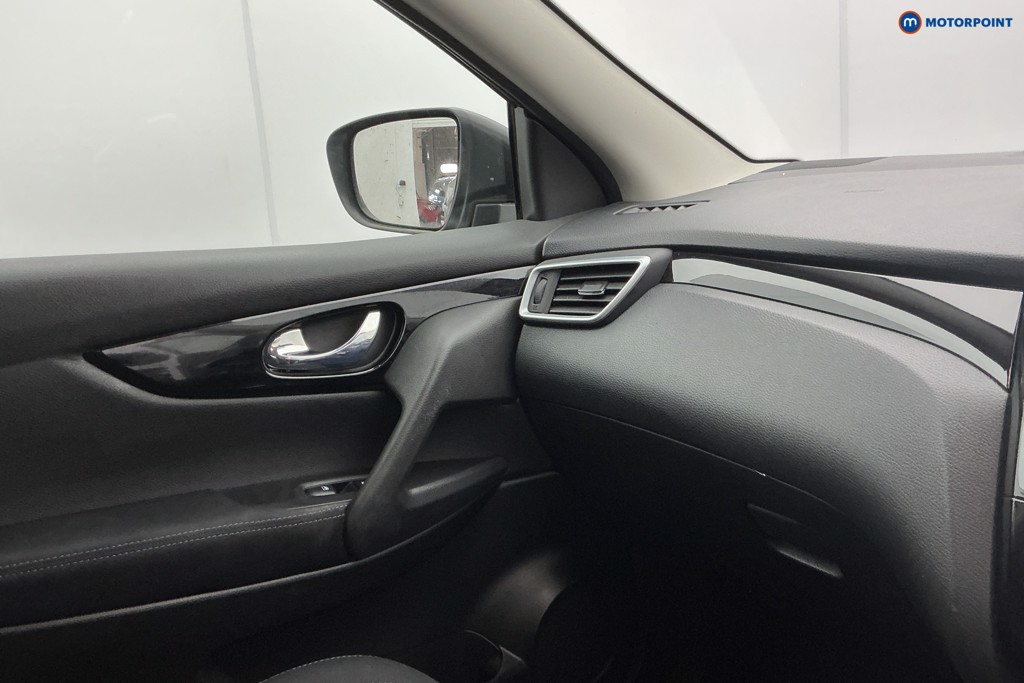 Nissan Qashqai Acenta Premium Manual Petrol SUV - Stock Number (1610542) - 19th supplementary image