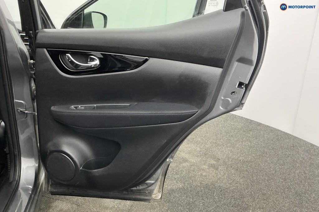 Nissan Qashqai Acenta Premium Manual Petrol SUV - Stock Number (1610542) - 26th supplementary image