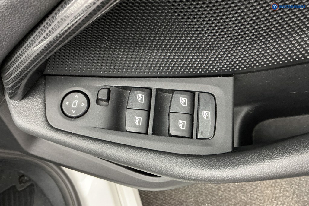 BMW 1 Series Sport Automatic Petrol Hatchback - Stock Number (1613539) - 24th supplementary image