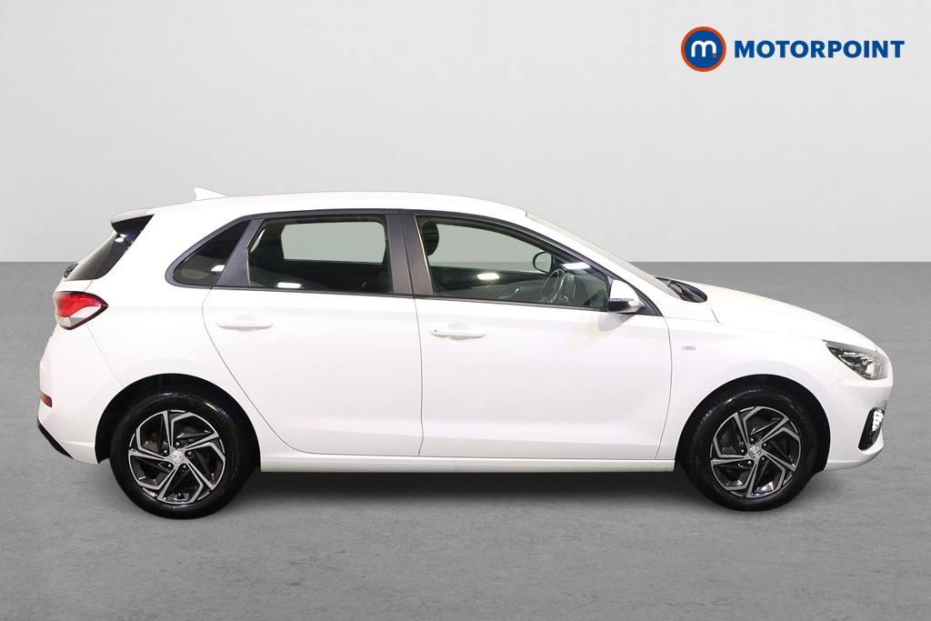 Hyundai I30 Se Connect Manual Diesel Hatchback - Stock Number (1614033) - Drivers side