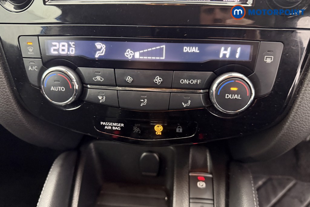Nissan Qashqai Acenta Premium Manual Petrol SUV - Stock Number (1615817) - 22nd supplementary image