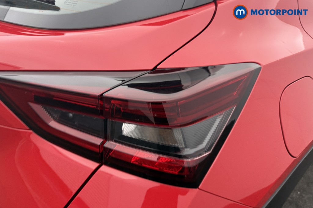 Nissan Juke Acenta Premium Manual Petrol SUV - Stock Number (1616720) - 5th supplementary image