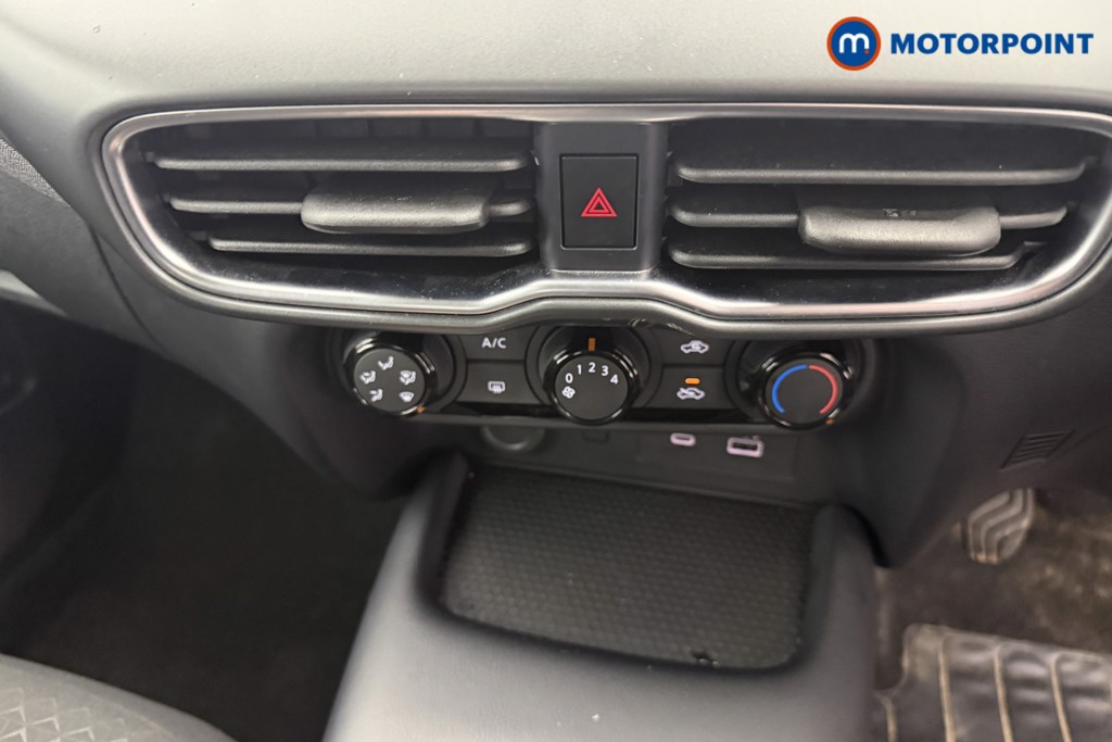 Nissan Juke Acenta Premium Manual Petrol SUV - Stock Number (1616720) - 17th supplementary image