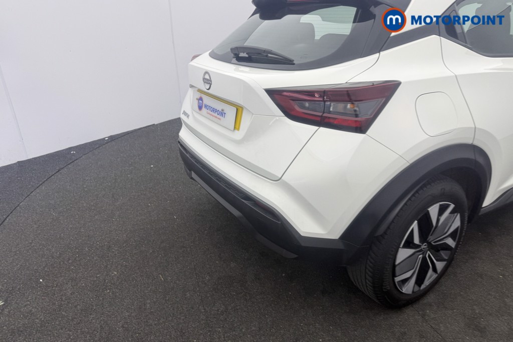 Nissan Juke Acenta Premium Manual Petrol SUV - Stock Number (1616752) - 6th supplementary image
