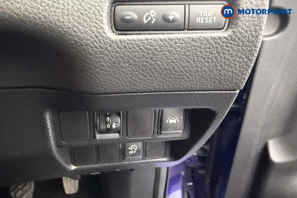 Nissan Qashqai N-Connecta Manual Diesel SUV - Stock Number (1616817) - 14th supplementary image