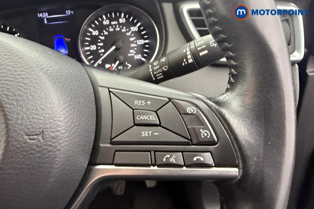 Nissan Qashqai N-Connecta Manual Diesel SUV - Stock Number (1616817) - 15th supplementary image