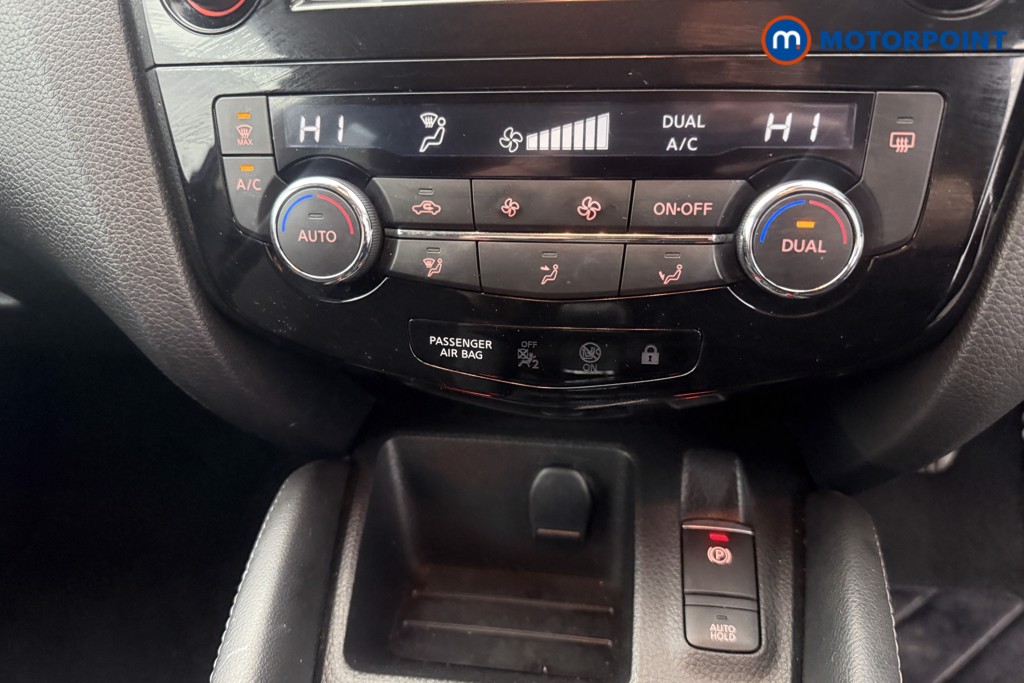 Nissan Qashqai N-Connecta Manual Diesel SUV - Stock Number (1616817) - 18th supplementary image
