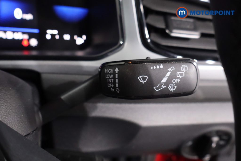 Volkswagen T-Roc Life Manual Petrol SUV - Stock Number (1617054) - 15th supplementary image